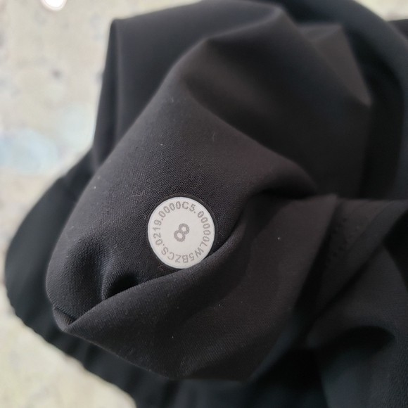 Lululemon on the right track pants size 8 - Picture 7 of 10